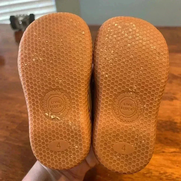 Livie and Luca boys shoes size 4 - Picture 7 of 9